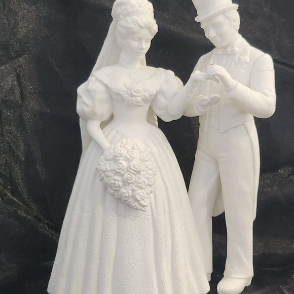 Department 56 "To Have And To Hold" Silhouette Treasures Rare White Wedding - Picture 2 of 9